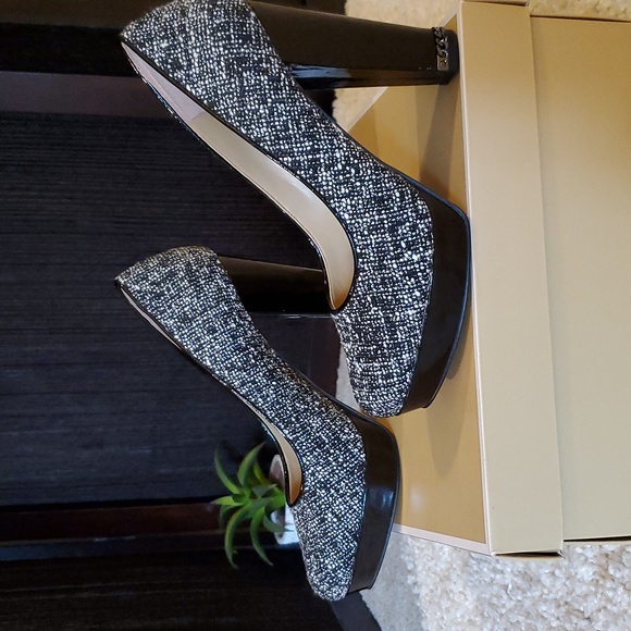 Michael Kors Sabrina Platform Pump Black/White Tweed Size 8M - Picture 3 of 5